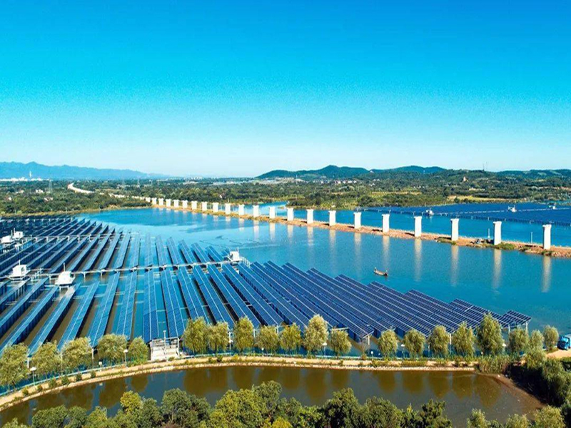 leyu电气丨适用210组件的浮动智能汇流箱助力马来西亚20MW浮动太阳能光伏电站